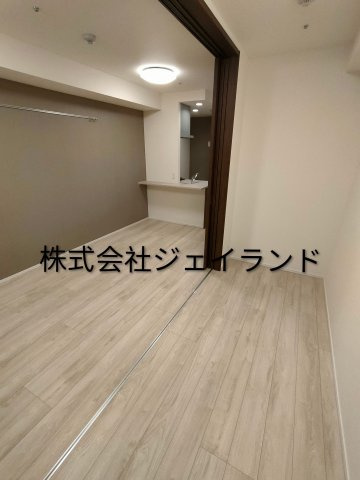 アジールコート都立大学の居間・リビング|こちらの居間で趣味の時間をお楽しみください