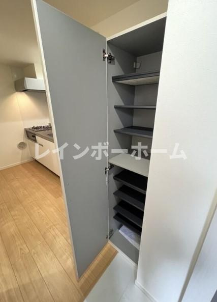 クレインハイツ大宮の玄関