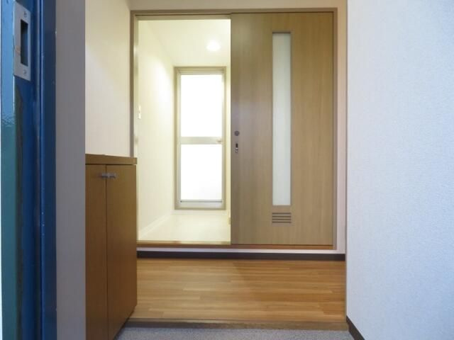 プラザ矢部の玄関