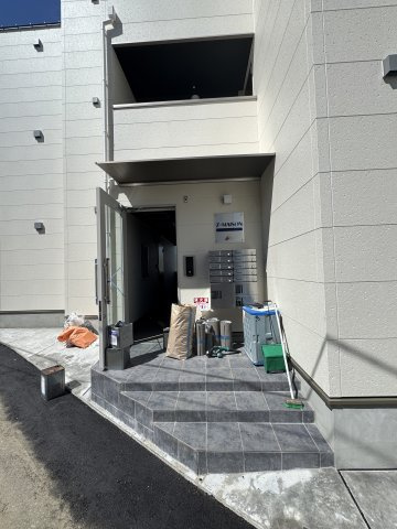 ジーメゾン拝島のエントランス