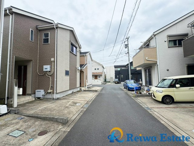 中古戸建　高座郡寒川町一之宮8丁目の前面道路含む現地写真