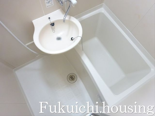 ミレニアム経堂の浴室
