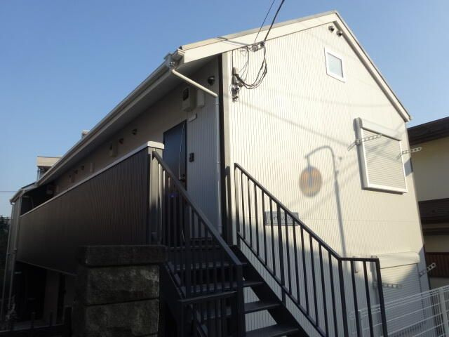 横浜市神奈川区白幡町のアパートの外観