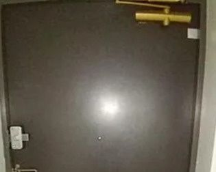 ハイツ・アルトーの玄関