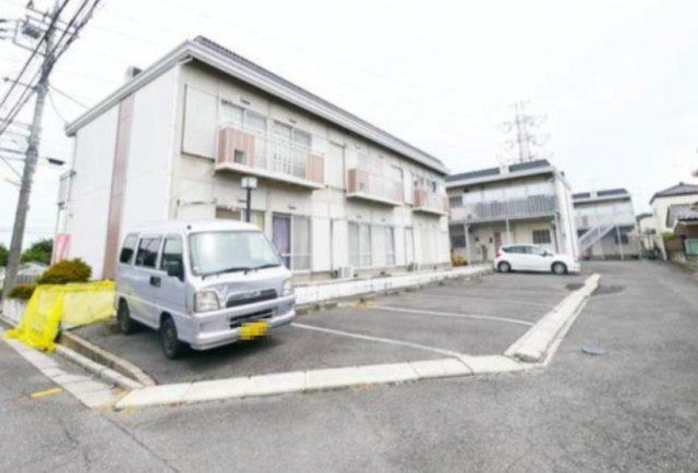 フラワーヒル東大宮C棟の駐車場