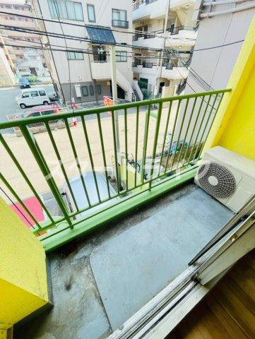大阪市淀川区東三国６丁目の賃貸マンションのバルコニー