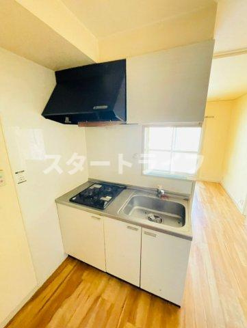 大阪市淀川区東三国６丁目の賃貸マンションのキッチン