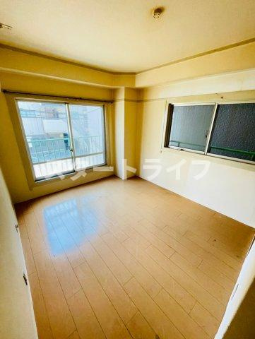 大阪市淀川区東三国６丁目の賃貸マンションの寝室