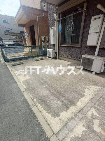 クラージェ津田沼の駐車場