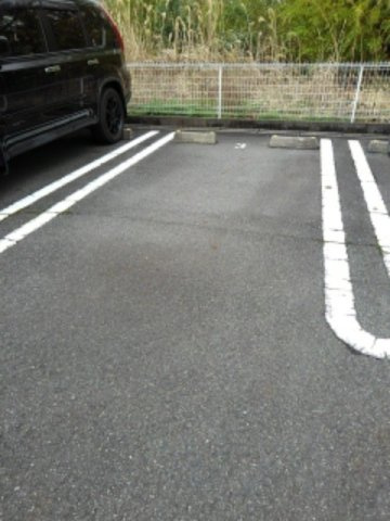 グランドチルドレンの駐車場