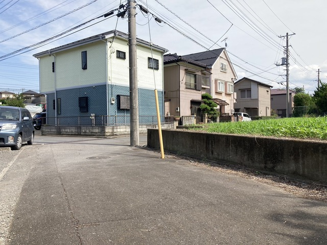 川越市南大塚　売地の前面道路含む現地写真