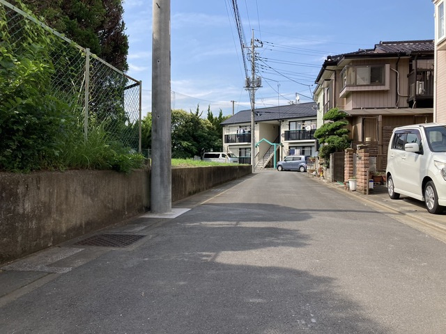 川越市南大塚　売地の前面道路含む現地写真