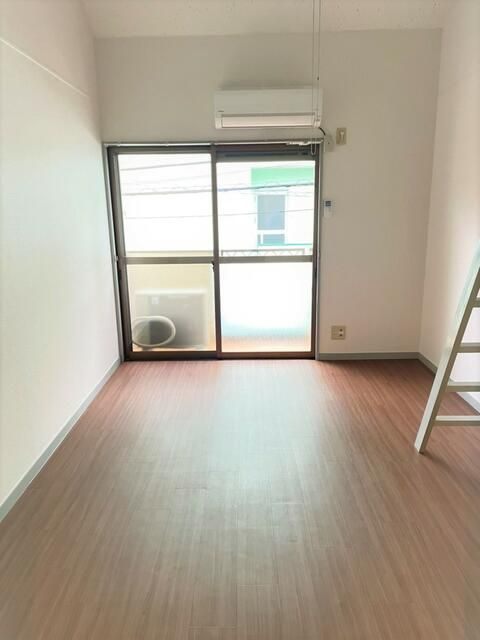 メゾン赤堤の洋室