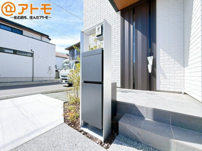 【設備】 | 三島市徳倉Ⅱ　新築一戸建て　5号棟 | 不在時でも荷物が受け取れる宅配ボックス♪