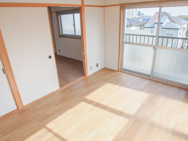 シャトー五色山の洋室