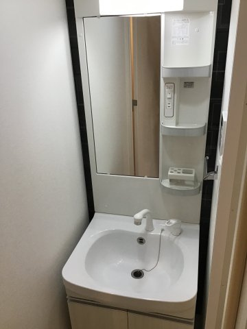 Ｍ－ＲＥＳＩＤＥＮＣＥ新大阪Ｇａｒｄｅｎの独立洗面台