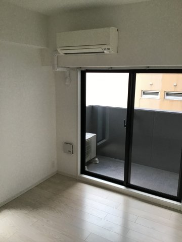 Ｍ－ＲＥＳＩＤＥＮＣＥ新大阪Ｇａｒｄｅｎの洋室