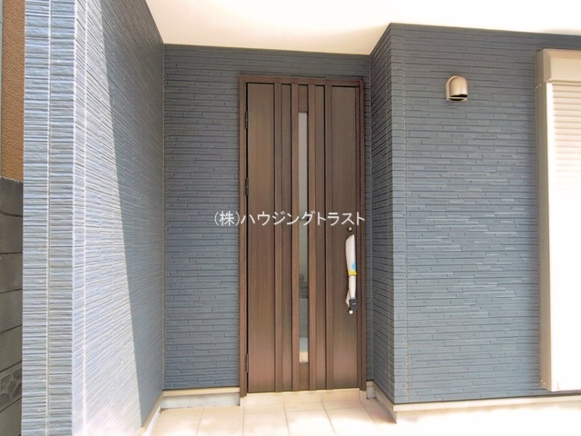 仲介手数料無料　所沢市北中３丁目　新築戸建の玄関