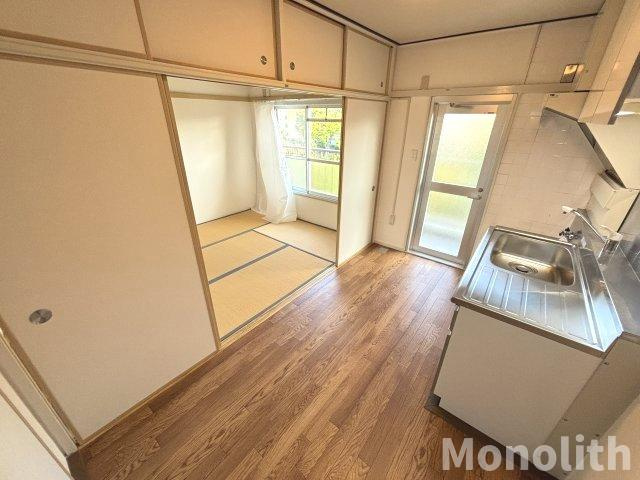鶴山台9号棟の居間・リビング