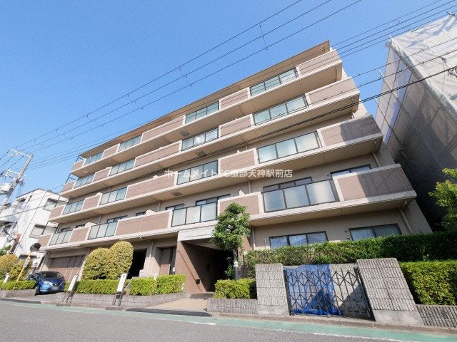 ラフィーネ江坂の外観