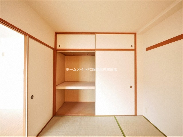 ラフィーネ江坂の和室
