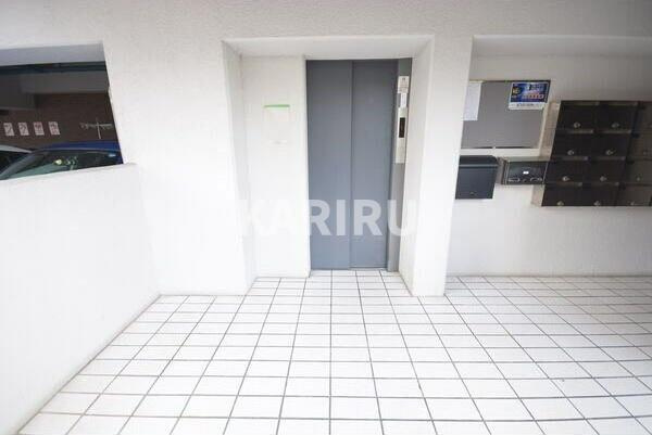 エクセルシオール城東のエントランス