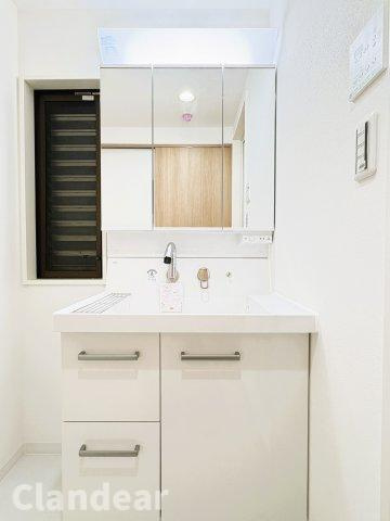 レジェント東日暮里ウエストの独立洗面台|ドキドキの新生活も、安心してスタート。ぴったりの住まいを見つけませんか？クランディアが一緒に住まい選びをサポートします‼　まずは、お気軽にお問合せください　＃クランディア