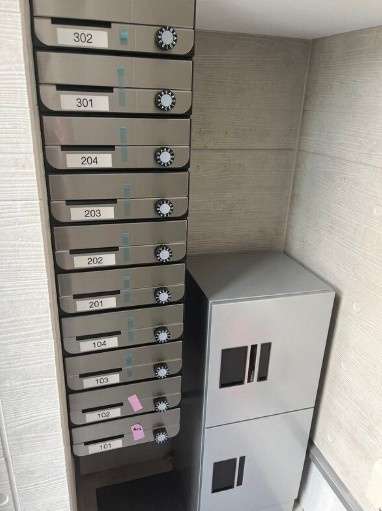 足立区千住桜木１丁目のアパートのエントランス
