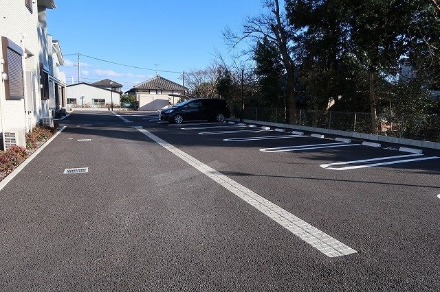 オーロラ要Ｂの駐車場