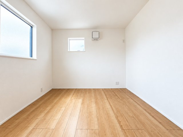 リナージュ泉佐野市南中安松の洋室