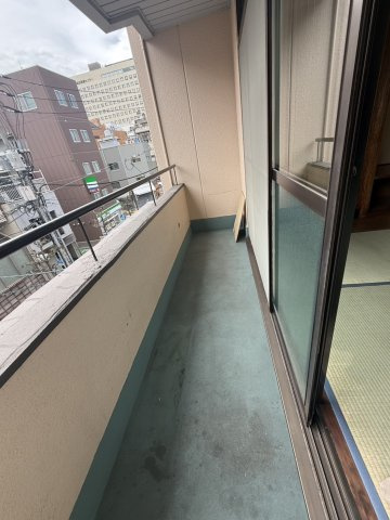 津田ビルのバルコニー