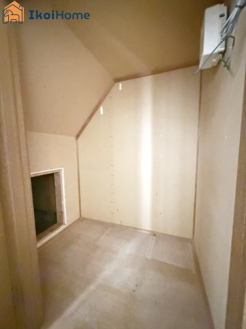 神戸市西区竹の台5丁目　中古戸建の収納|●年中無休：当日予約可●掃除用具等の収納に便利なスペース！