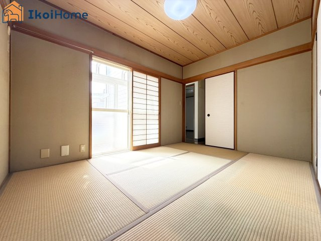 神戸市西区竹の台5丁目　中古戸建のその他|●年中無休：当日予約可●1階和室です。こちらからテラススペースへの出入りが可能です。