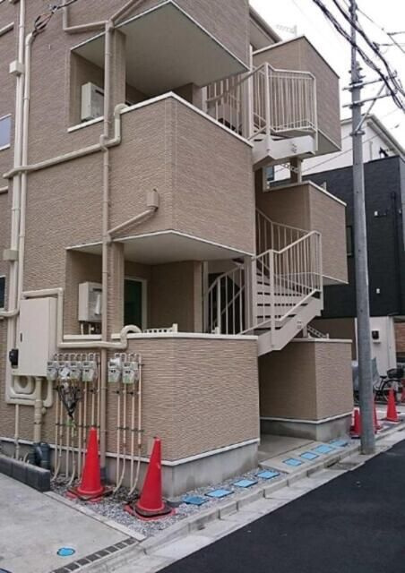 墨田区八広３丁目のアパートのエントランス