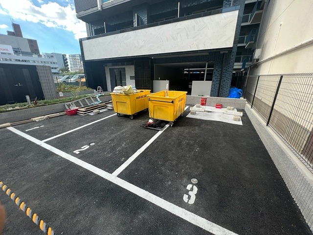 プレサンス大国町ブライスの駐車場