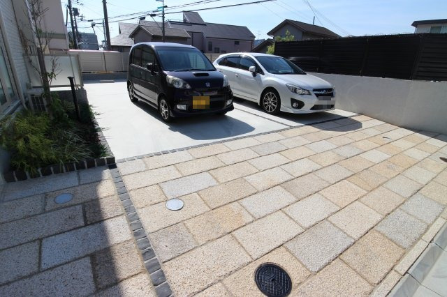 キャム月見山Ⅲの駐車場