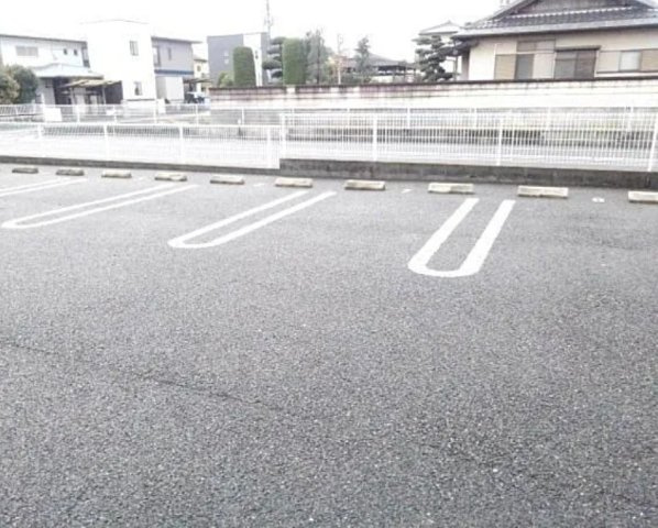 カレントヴィラＢの駐車場