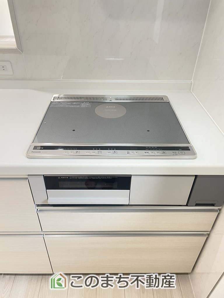 いろどりアイタウン那須塩原市東三島3丁目26-P1のキッチン|IHクッキングヒーターで調理もお掃除も楽々です♪