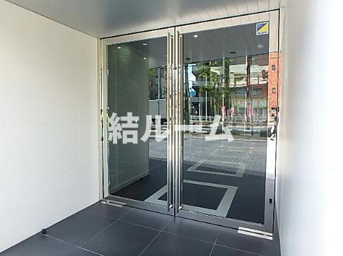 北区西ケ原１丁目の賃貸マンションのエントランス