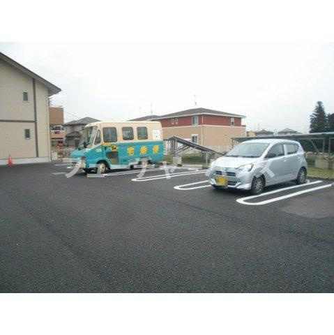 ガーデンハウス　オヤケの駐車場