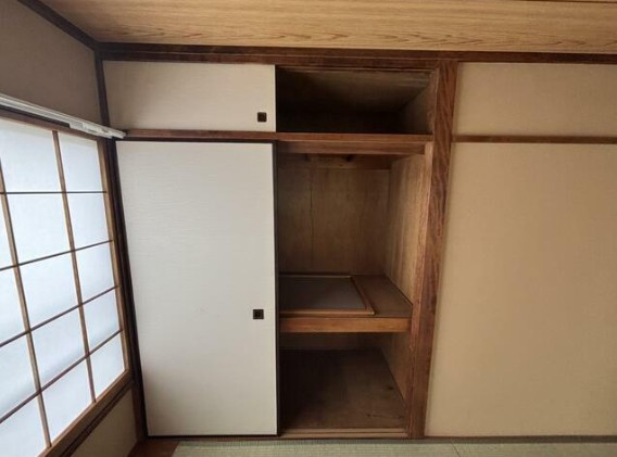 新井マンションの収納