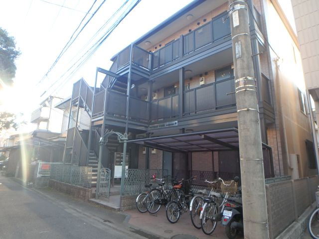 コスギソニアの外観|2001年完成、商店街至近です♪