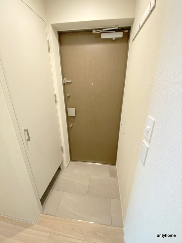 アーバネックス南新町 仲介手数料無料の玄関