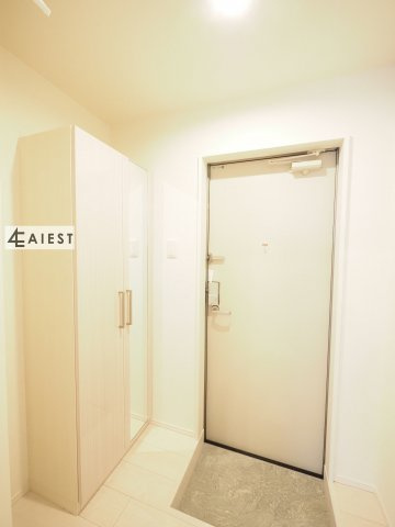 ラヴィアナ豊田本町の玄関|☆玄関収納も豊富☆　※同一仕様写真