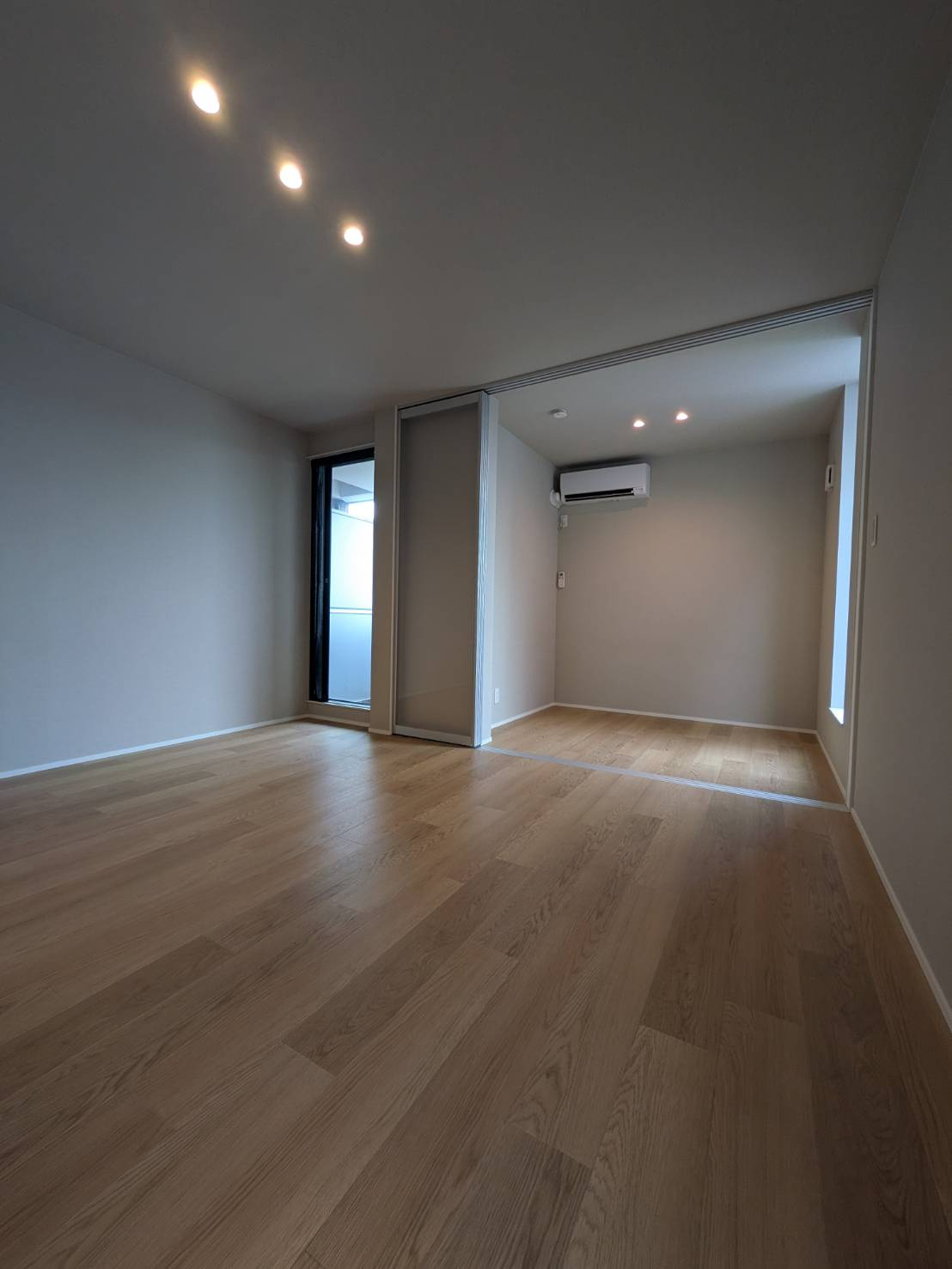 コティ樽屋町の居間・リビング|同タイプ写真です