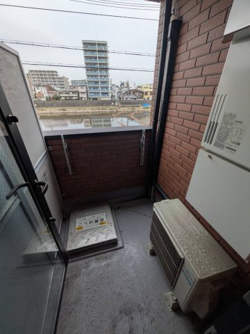 コティ樽屋町のバルコニー|同タイプ写真です