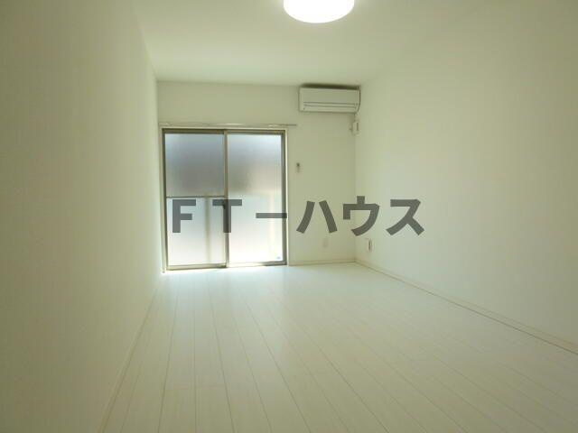 ＴＨＹＭＥ　ＦＵＮＡＢＡＳＨＩの居間・リビング