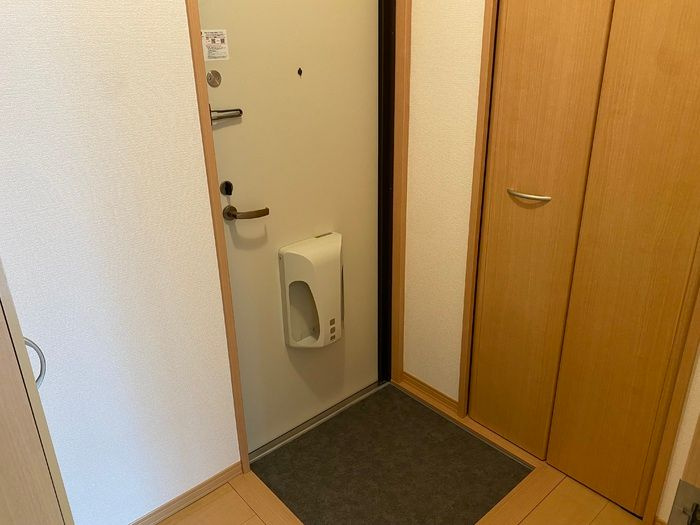 ブロケードリバー　Ｂの玄関