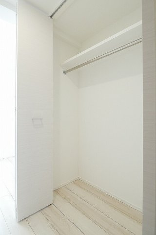 PREMIUM　CUBE　武蔵新田の内装|明るい色調の室内です