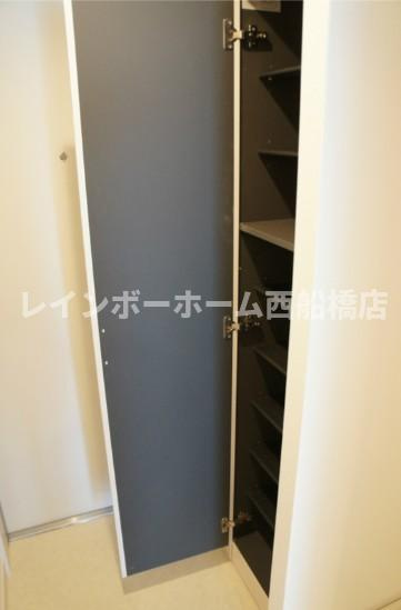 市川市市川南４丁目の賃貸マンションの収納